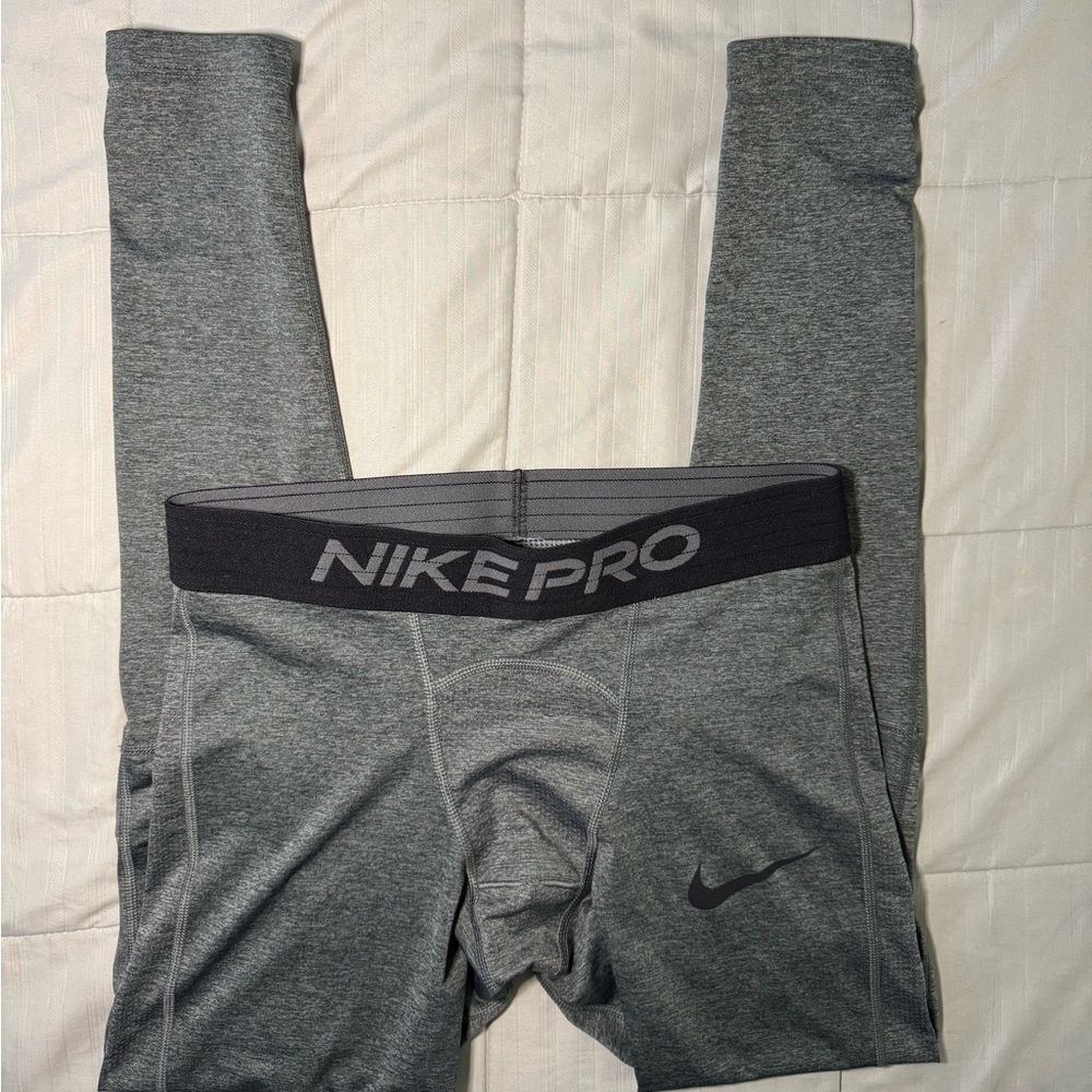 Men’s Grey Nike Pro Dri-Fit Tight Fit Compression Training Pants Medium